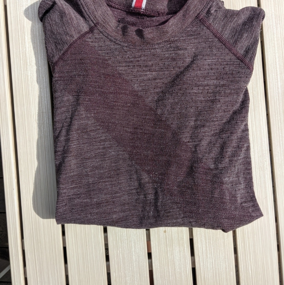 Tracksmith Brighton Base Layer Wine XS